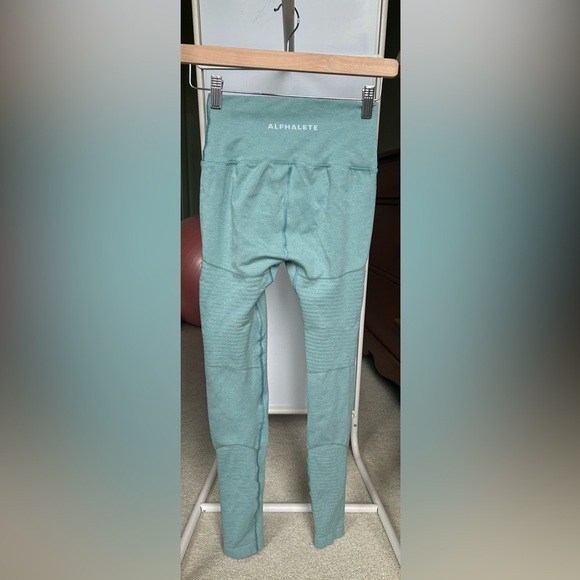 Alphalete  Green  Amplify Leggings - Picture 3 of 4